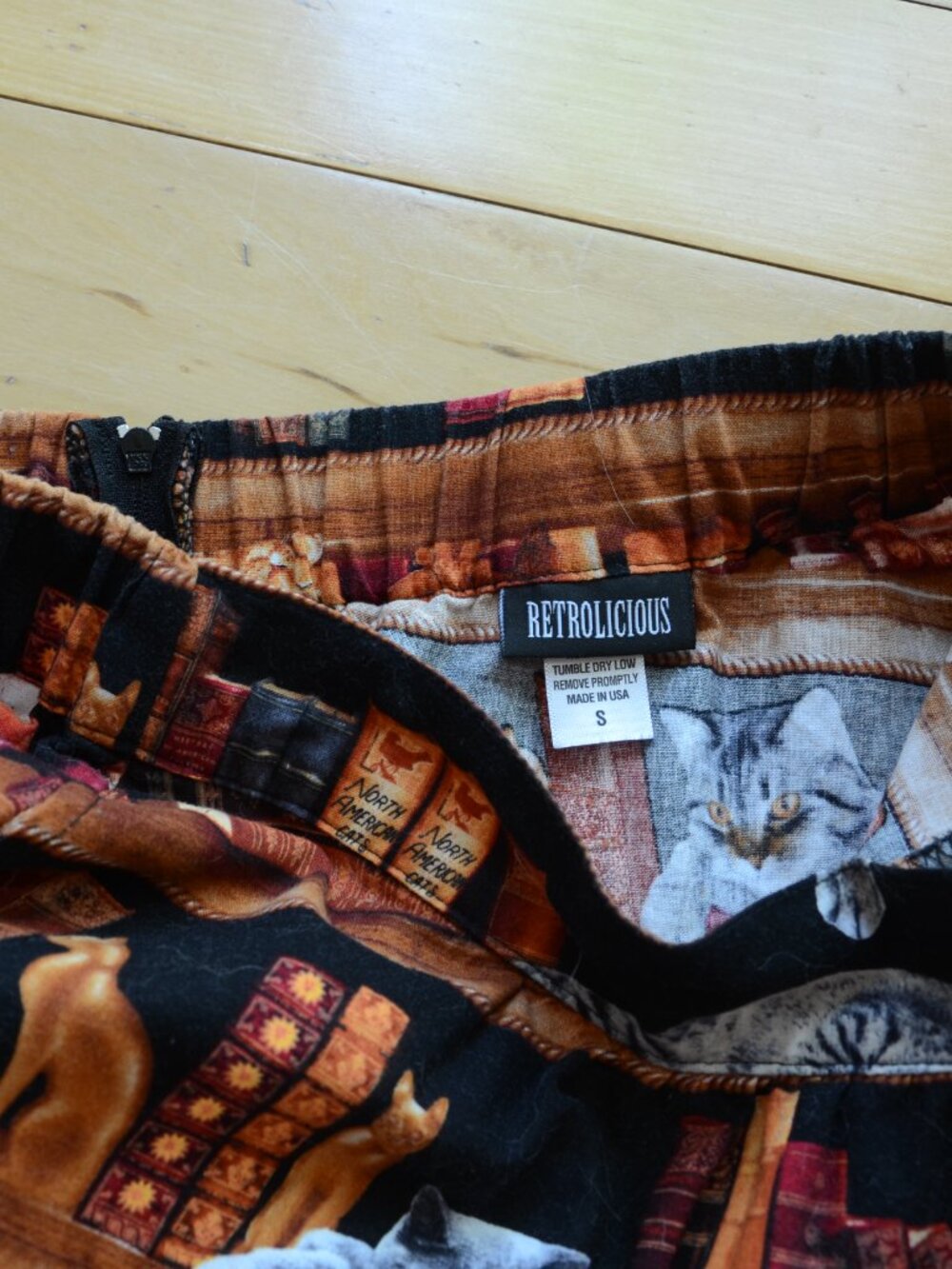 Retrolicious Cats in the Library A-line Skirt Size S - Picture 8 of 14
